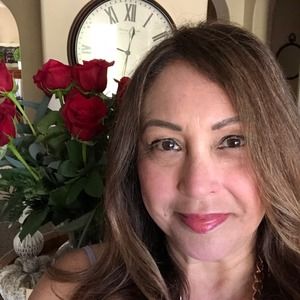 Meet your Posher, Elaine